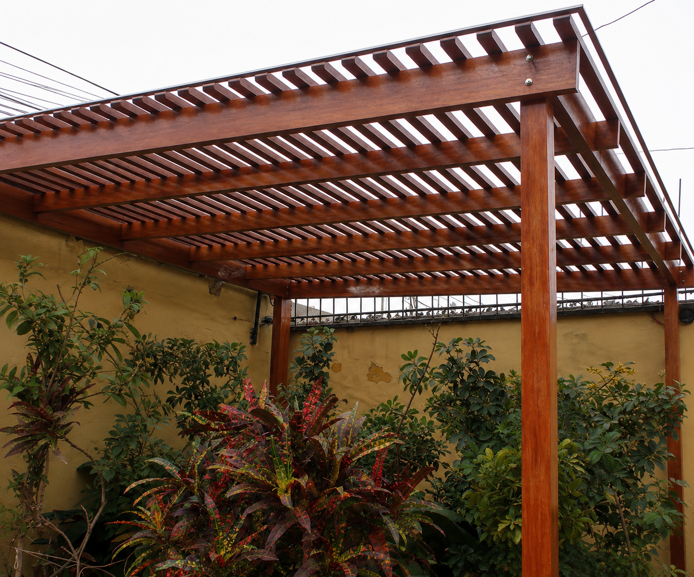 Techo o pérgola de madera, proyecto 8 de Carpintería Paredes en Lima